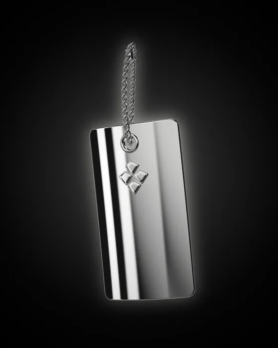 The swing tag in chrome, turning